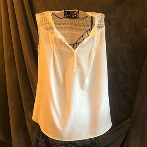 Ana sleeveless top. Sz Med